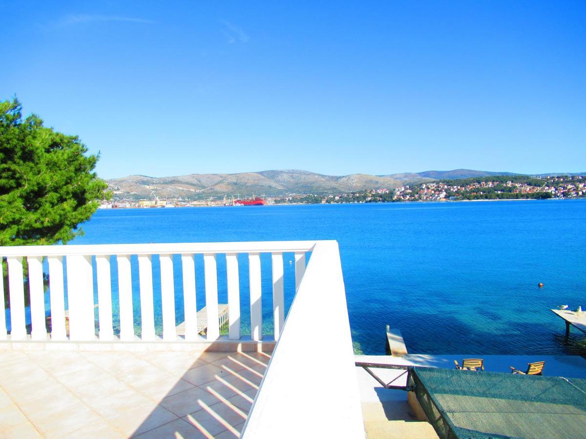 Marcel Apartment Mit Meerblick Трогир Екстериор снимка
