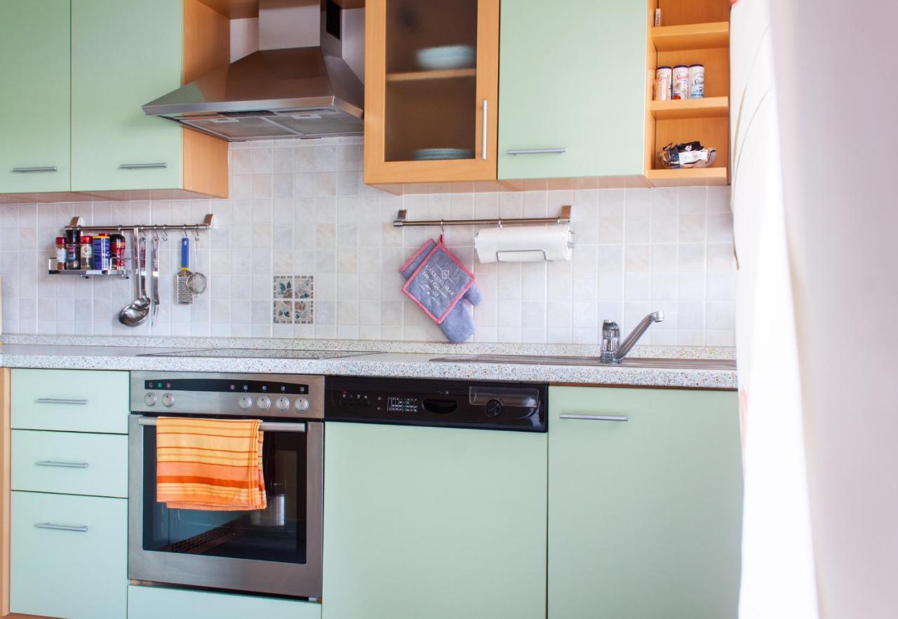 Marcel Apartment Mit Meerblick Трогир Екстериор снимка