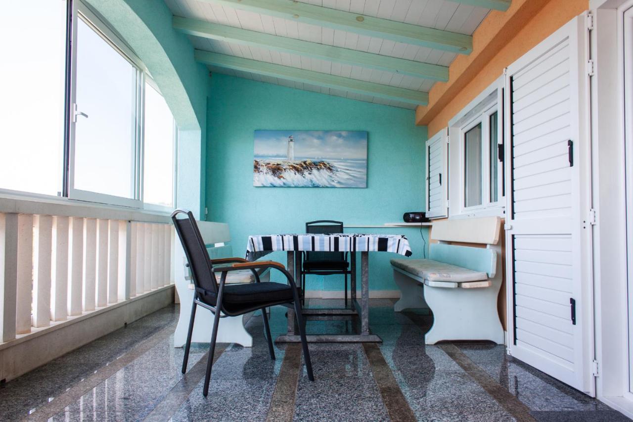 Marcel Apartment Mit Meerblick Трогир Екстериор снимка