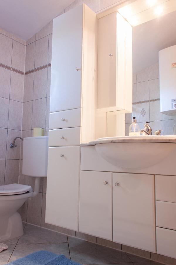 Marcel Apartment Mit Meerblick Трогир Екстериор снимка