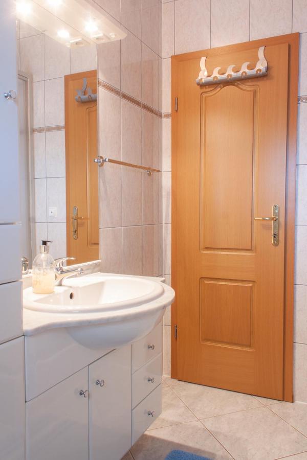 Marcel Apartment Mit Meerblick Трогир Екстериор снимка
