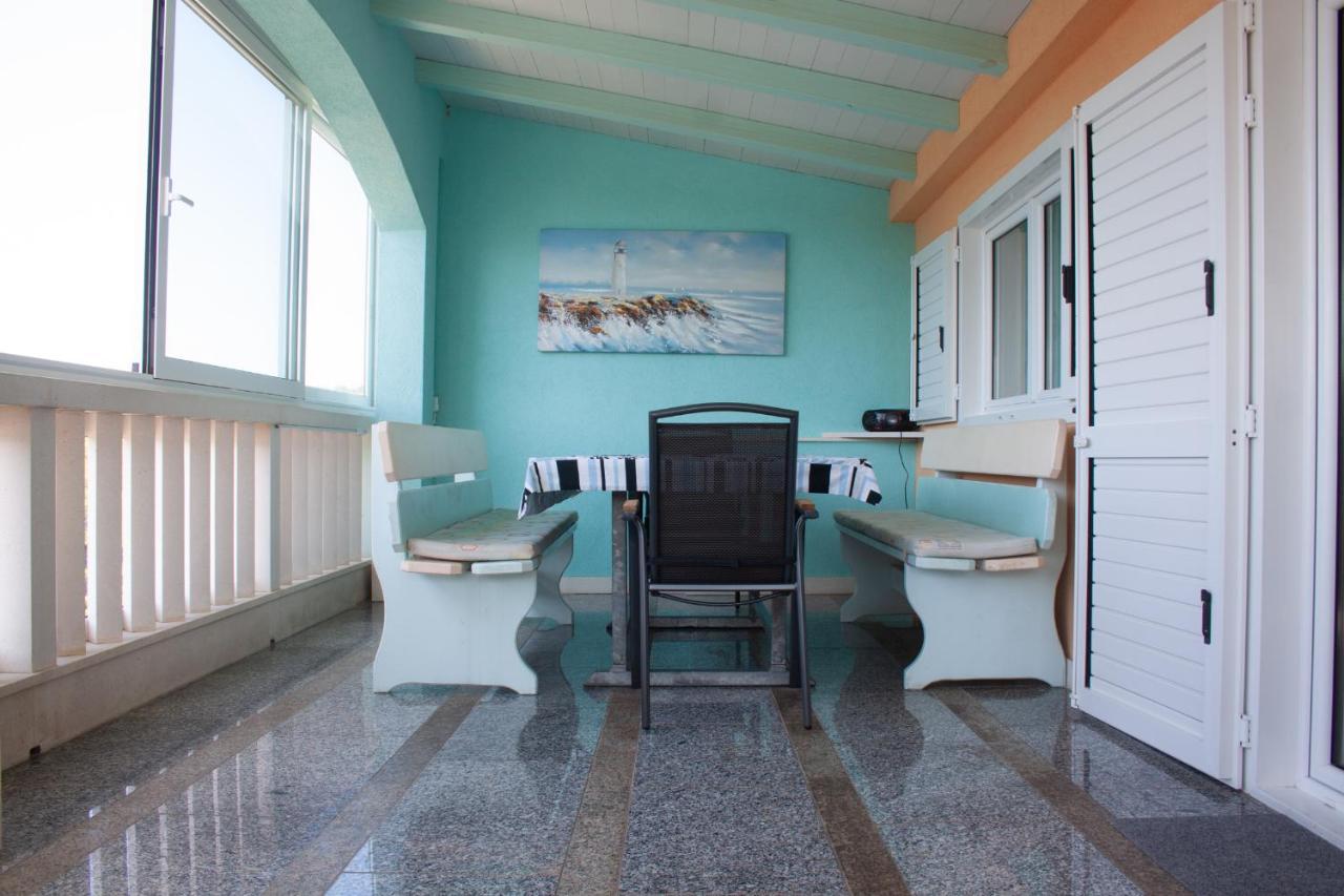 Marcel Apartment Mit Meerblick Трогир Екстериор снимка
