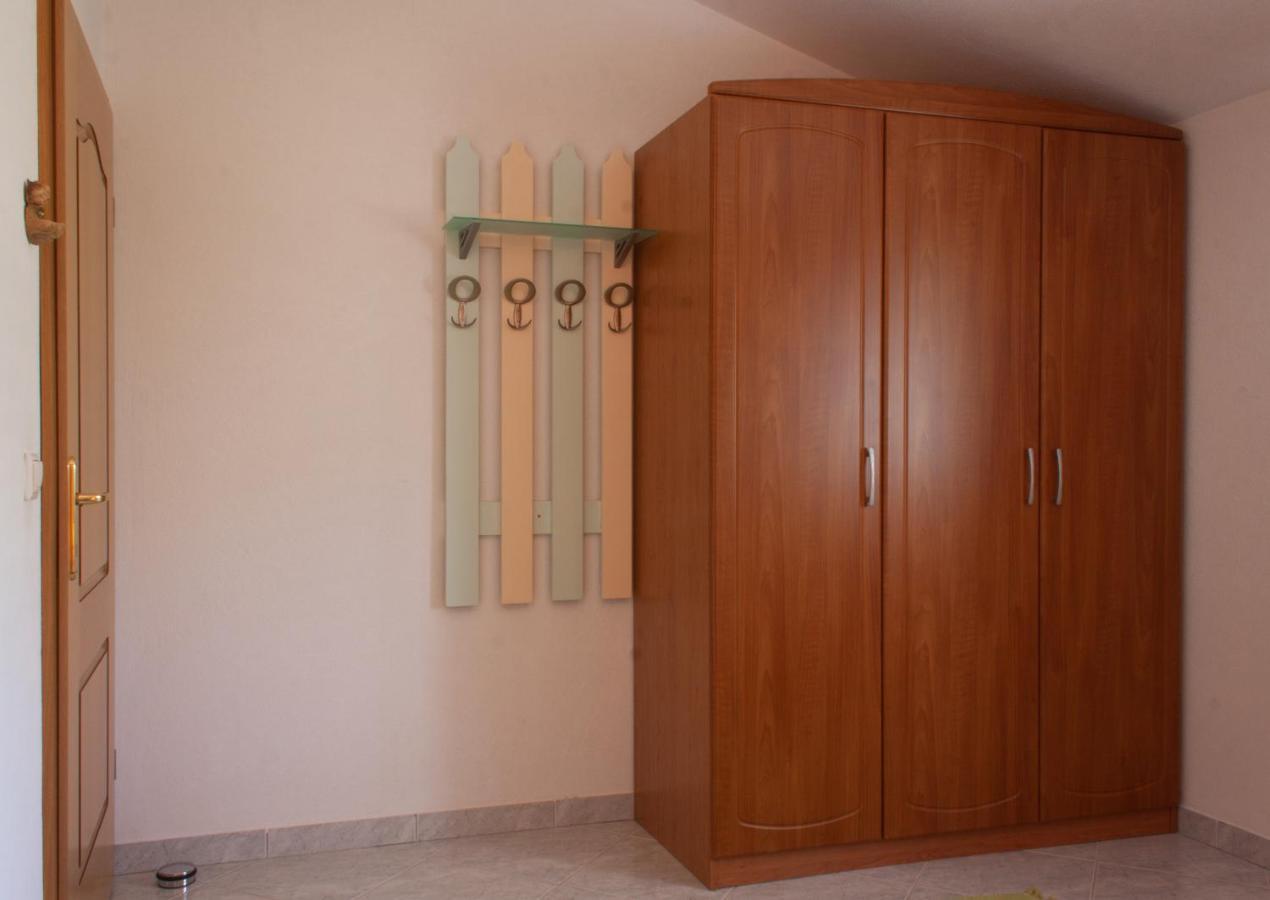 Marcel Apartment Mit Meerblick Трогир Екстериор снимка