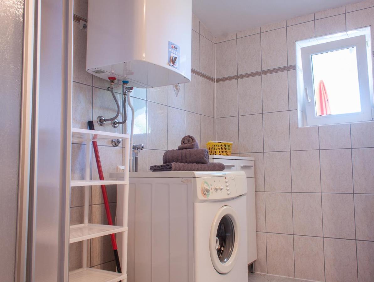 Marcel Apartment Mit Meerblick Трогир Екстериор снимка